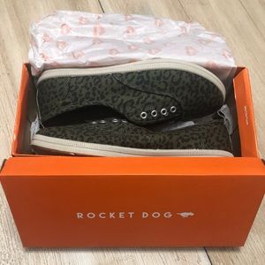 Rocket dog slip on shoes